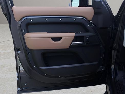 New 2025 Land Rover Defender 110 S AWD/4WD image 9