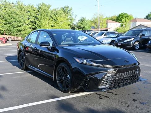 New 2026 Toyota Camry Hybrid AWD/4WD image 1