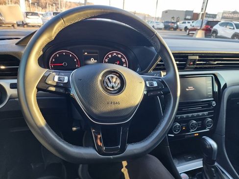 Used 2022 Volkswagen Passat 2.0T SE image 17