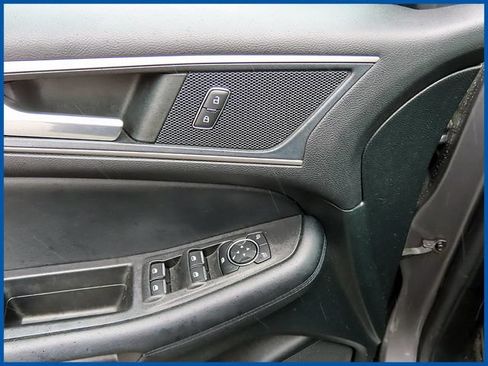 Used 2022 Ford Edge SEL w/ Convenience Package AWD/4WD image 12