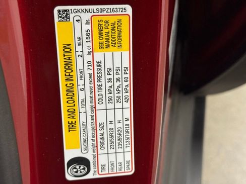 Certified 2023 GMC Acadia SLT w/ Technology Package image 43