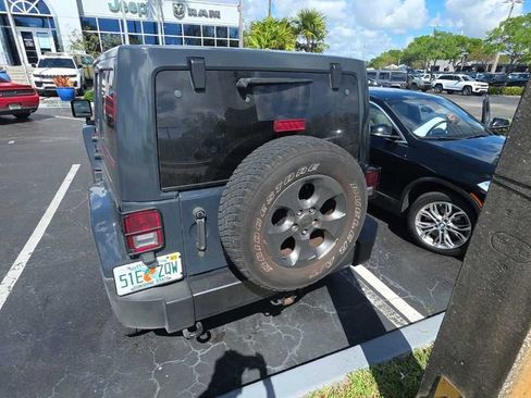 Used 2017 Jeep Wrangler Unlimited Sport image 3