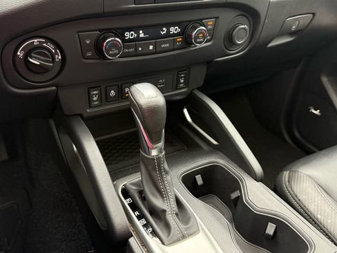 Used 2024 Nissan Frontier SL w/ Technology Package image 17