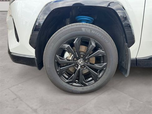 Used 2024 Toyota RAV4 SE image 14