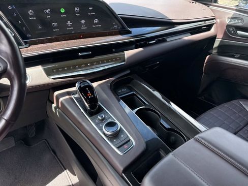 Certified 2024 Cadillac Escalade Sport Platinum w/ Heavy-Duty Trailer Package AWD/4WD image 27