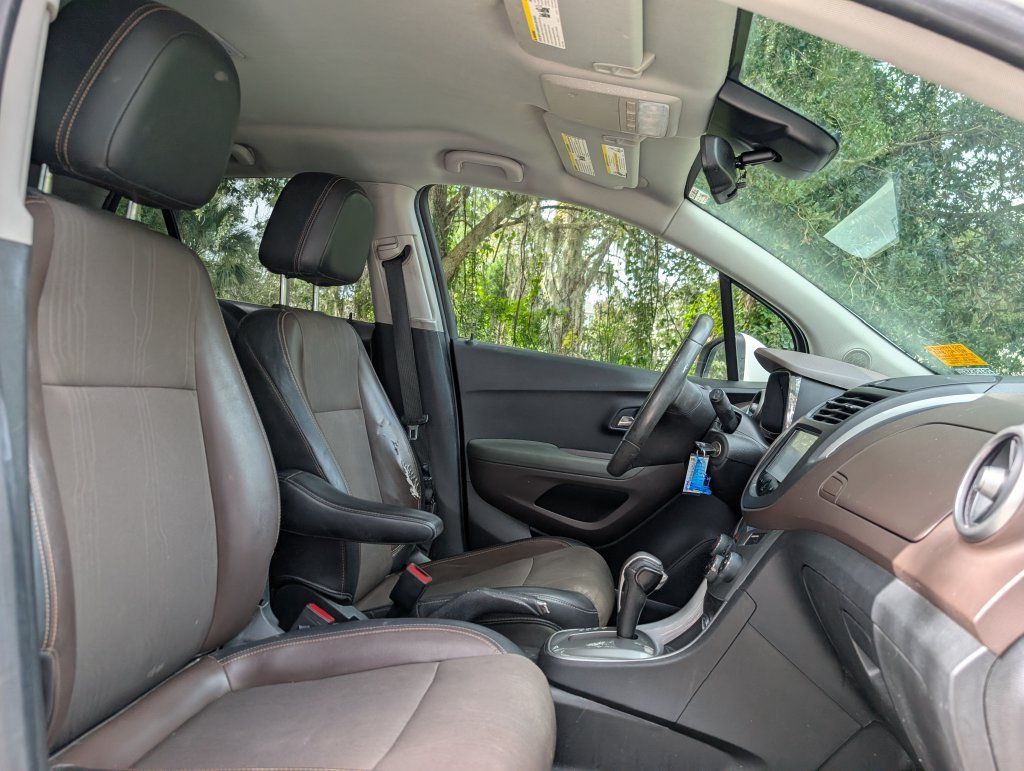 Used 2015 Chevrolet Trax LT w/ LT Plus Package FWD image 12