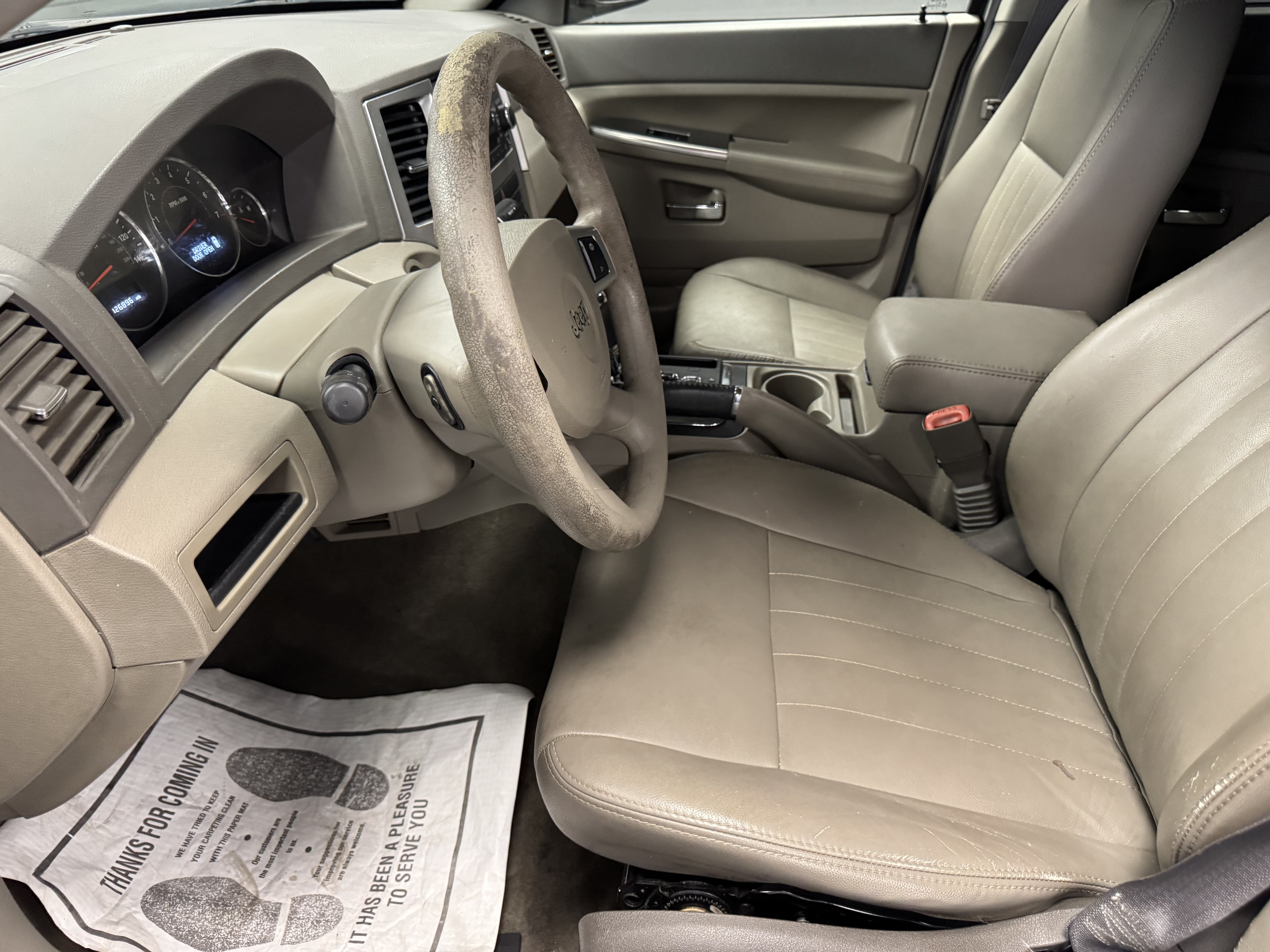 Used 2009 Jeep Grand Cherokee Laredo RWD image 8