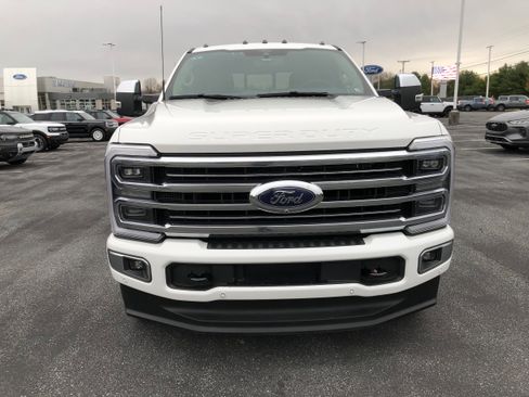 Used 2025 Ford F250 Platinum w/ Platinum Plus Package image 8
