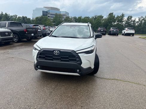 Used 2026 Toyota Corolla Cross XLE w/ Convenience Package FWD image 17