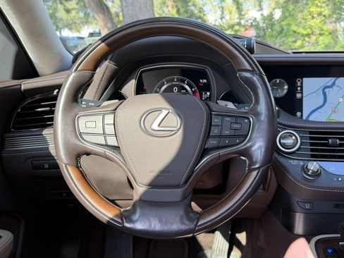 Used 2019 Lexus LS 500 w/ Interior Upgrade Package RWD image 34
