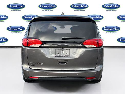 Used 2019 Chrysler Pacifica Touring Plus w/ S Appearance Package image 7
