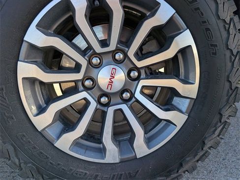 Used 2020 GMC Sierra 1500 AT4 w/ AT4 Premium Package image 8