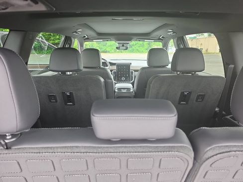 Certified 2025 GMC Acadia Denali w/ Super Cruise Package FWD image 23