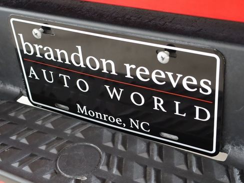 Used 2023 Nissan Titan SV image 47