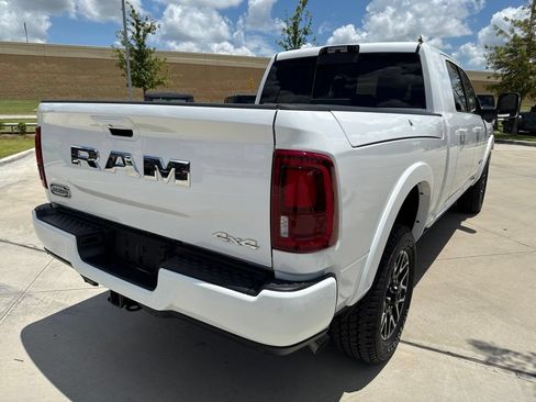 Used 2025 RAM 2500 Limited AWD/4WD image 3