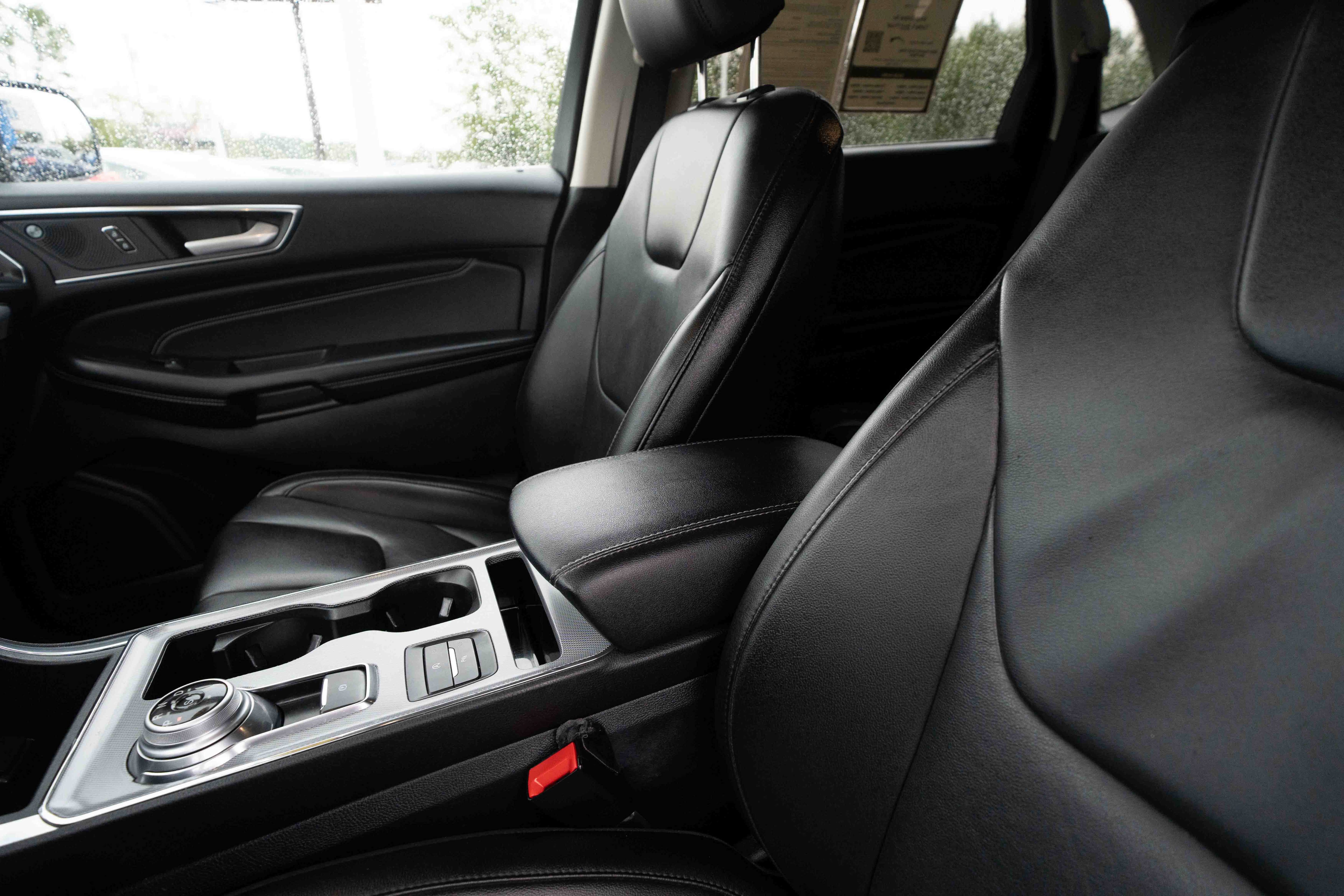 Used 2021 Ford Edge Titanium FWD image 10