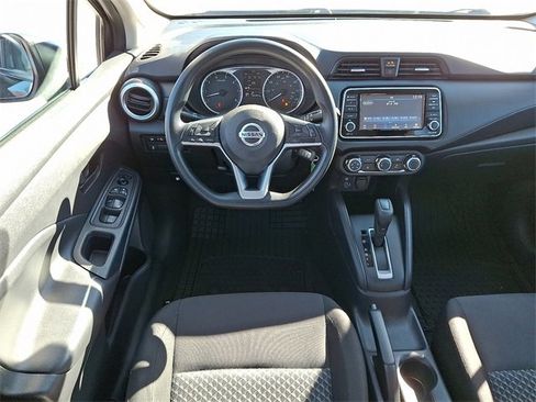 Used 2022 Nissan Versa S image 11
