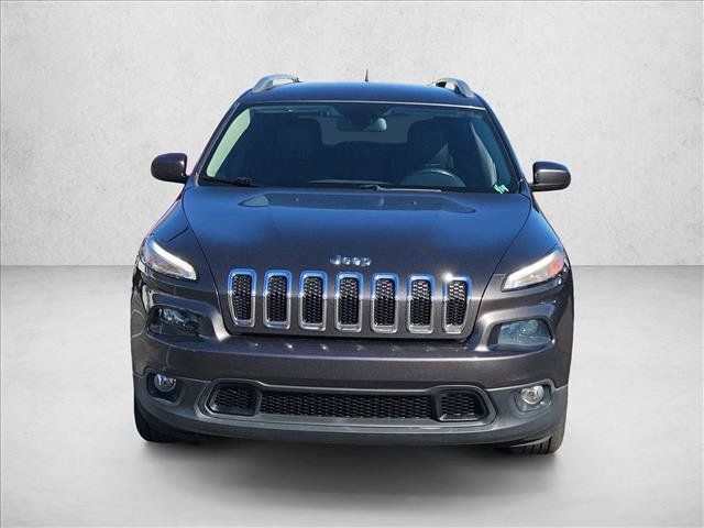 Used 2018 Jeep Cherokee Latitude Plus FWD image 2