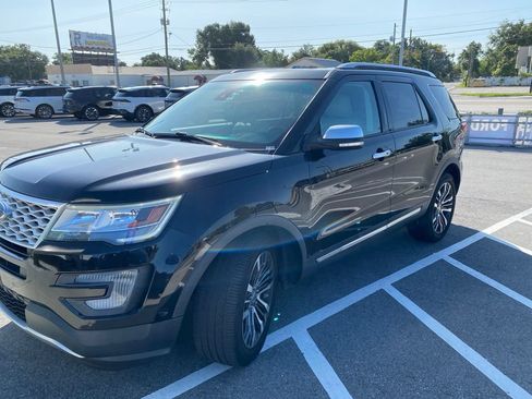 Used 2017 Ford Explorer Platinum AWD/4WD image 2