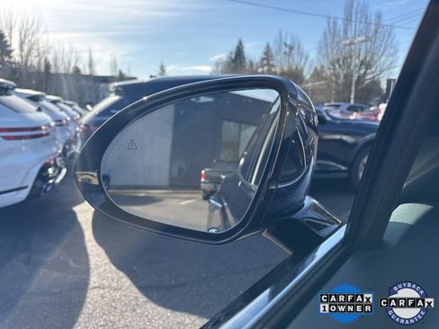 Used 2025 Genesis GV70 2.5T w/ Select Package image 40