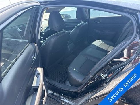 Used 2022 Nissan Altima 2.5 SR w/ Midnight Edition Package AWD/4WD image 12