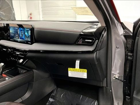 New 2026 Nissan Kicks SR AWD/4WD image 35