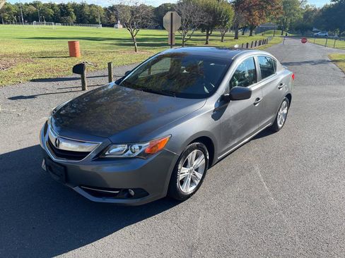 Used 2013 Acura ILX Hybrid w/ Technology Package image 3