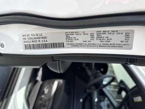 Used 2025 Jeep Grand Cherokee L Laredo RWD image 34