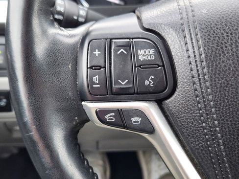 Used 2015 Toyota Highlander Limited Platinum image 32