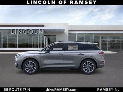 New 2026 Lincoln Corsair Grand Touring AWD/4WD image 3