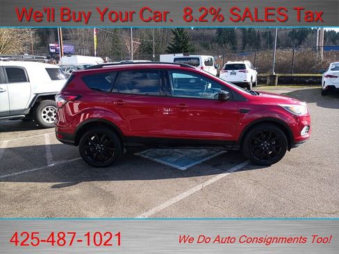 Used 2017 Ford Escape SE w/ SE Sport Appearance Package image 5