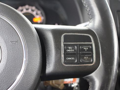 Used 2016 Jeep Patriot Latitude image 10