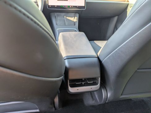 Used 2023 Tesla Model Y Long Range AWD/4WD image 27