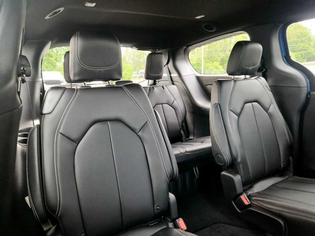 New 2027 Chrysler Pacifica Select FWD image 5