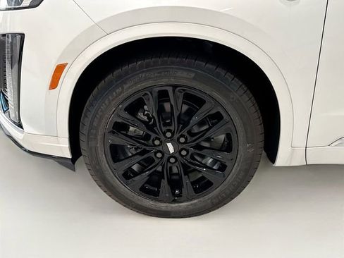 New 2025 Cadillac XT6 Luxury AWD/4WD image 27