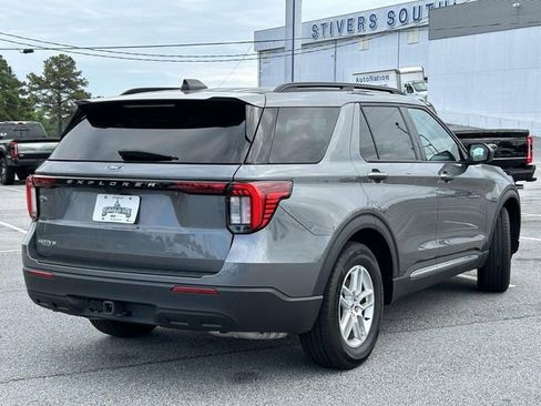 Used 2025 Ford Explorer Active RWD image 3