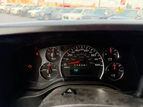 Used 2017 Chevrolet Express 2500 RWD image 19