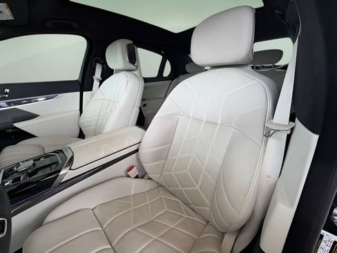 Certified 2023 BMW 740i image 30