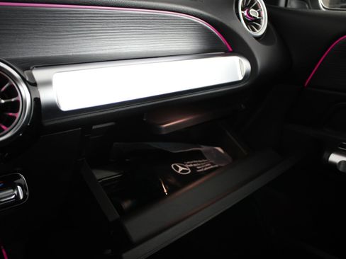 Used 2023 Mercedes-Benz GLB 250 image 29