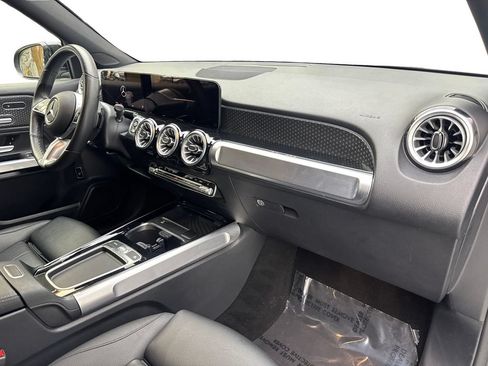 Used 2025 Mercedes-Benz GLB 250 4MATIC image 50