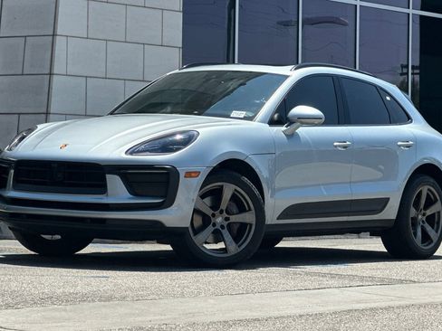 Used 2024 Porsche Macan AWD/4WD image 8