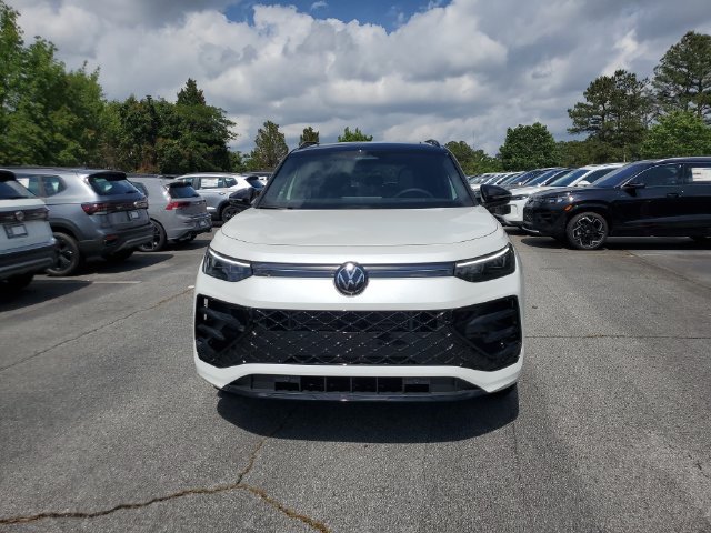 New 2026 Volkswagen Tiguan SE R-Line AWD/4WD image 2