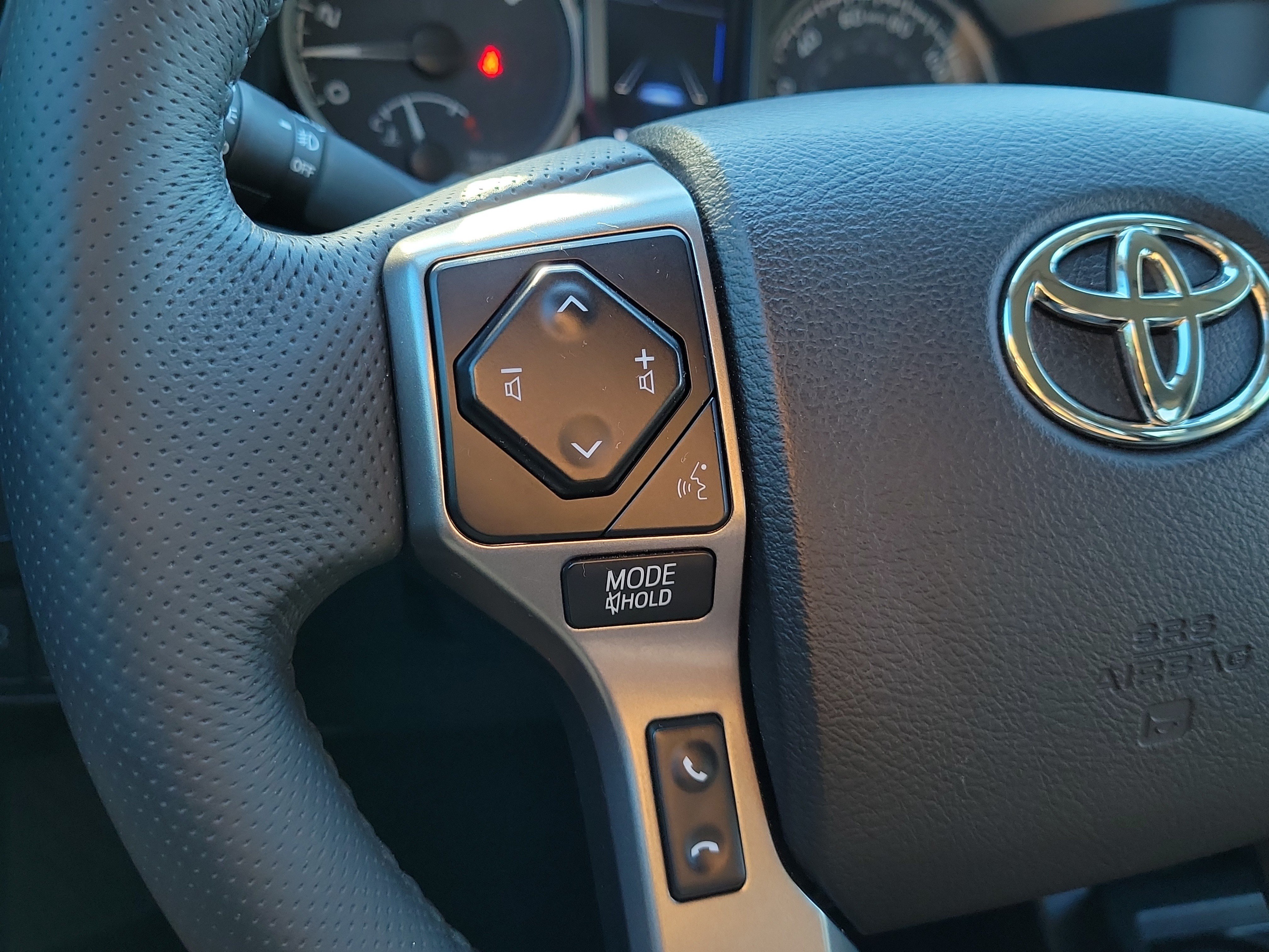 Used 2022 Toyota Tacoma SR5 w/ Technology Package RWD image 22