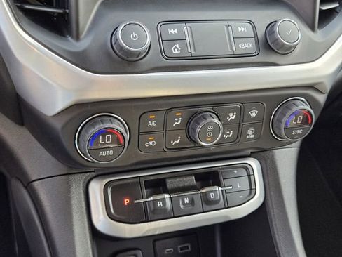 Certified 2023 GMC Acadia SLE image 22