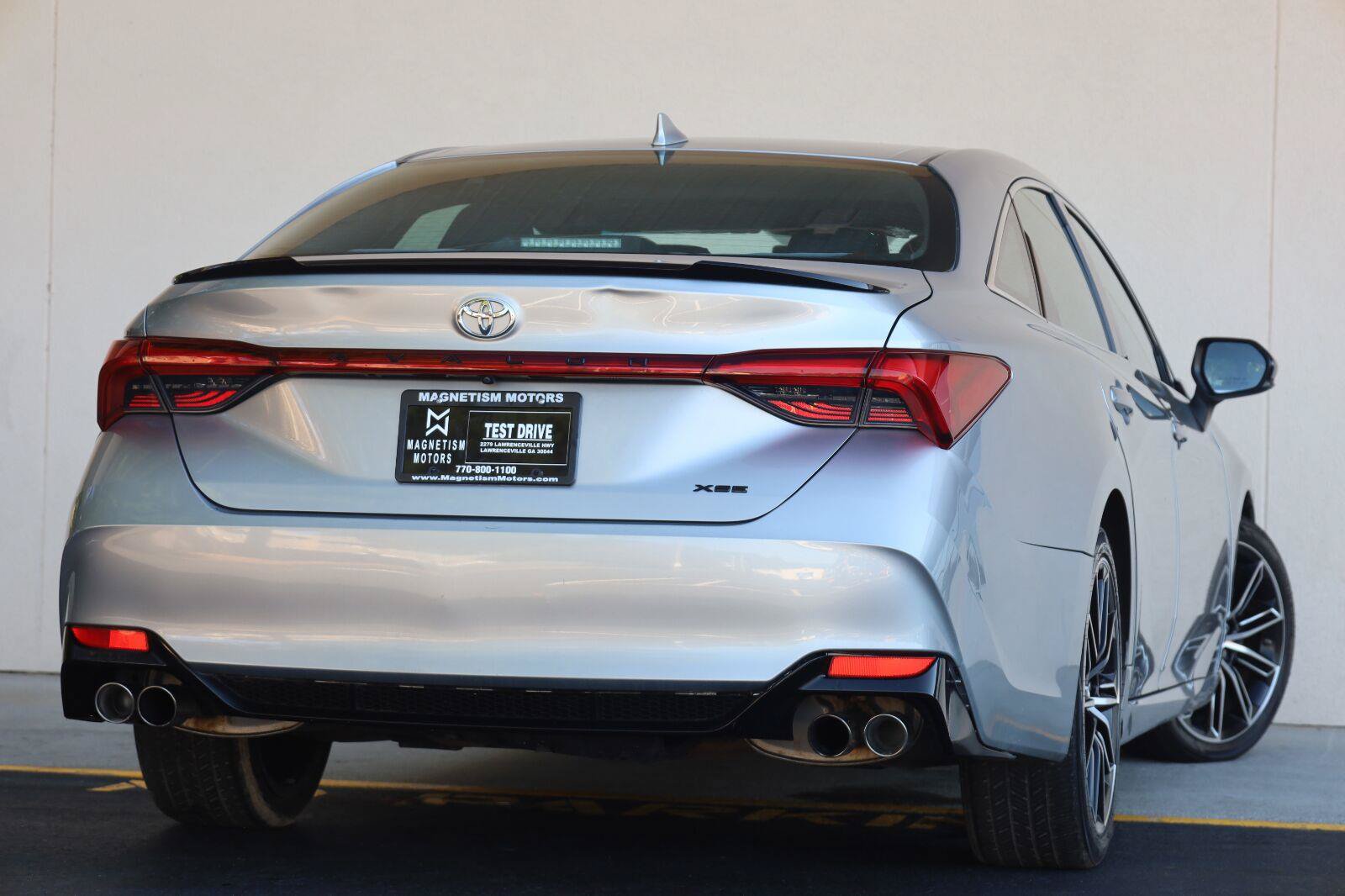 Used 2019 Toyota Avalon XSE w/ All Weather Liner Package FWD image 11