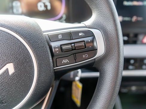 Used 2023 Kia Sportage LX image 25