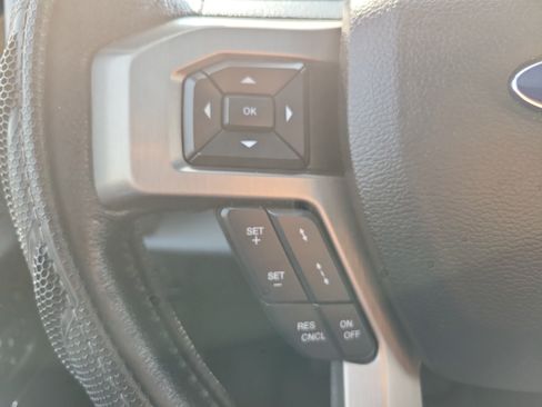 Used 2015 Ford F150 Platinum w/ Equipment Group 701A Luxury AWD/4WD image 21