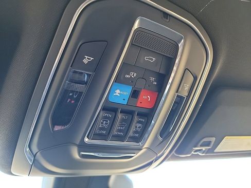 New 2025 Jeep Grand Cherokee Limited 4xe AWD/4WD image 39