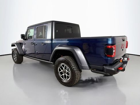 Used 2025 Jeep Gladiator Rubicon w/ Convenience Group AWD/4WD image 6