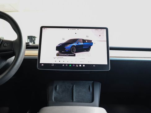 Used 2023 Tesla Model Y Long Range AWD/4WD image 16